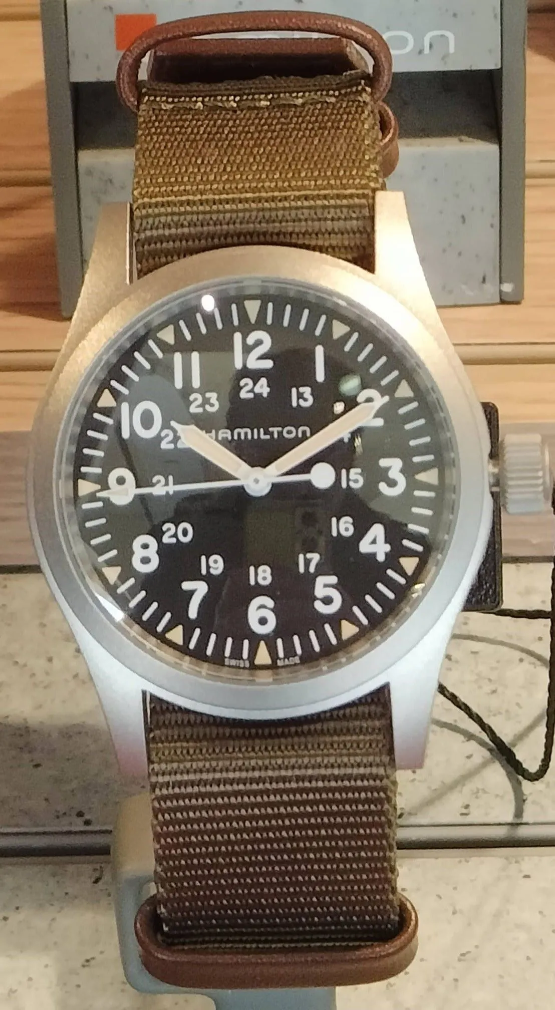 Hamilton Khaki Field am Nylonband